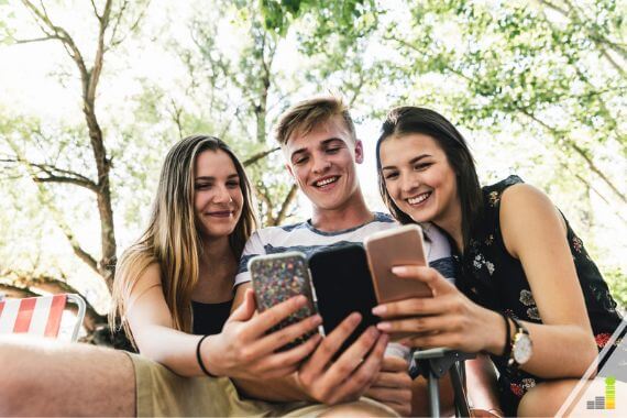 The best phone plans for college students give good service for cheap. Here are 5 cheap cell plans for students $30 or less per month.