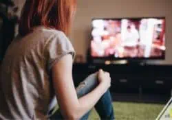 You can get paid to watch ads in your free time. Here are our top 11 apps that let you watch ads for money and earn extra cash for your budget.