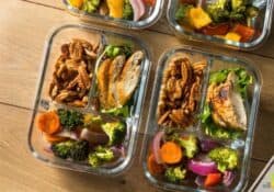 It’s hard to find meal kits that cater to low-carb diets, but not futile. Here are the 6 best keto meal delivery services for your dietary needs.