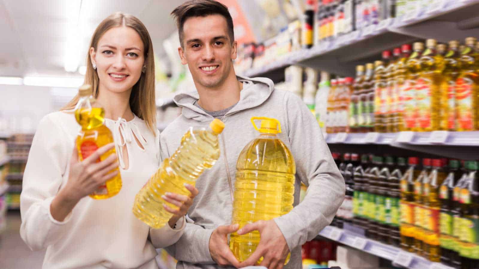 Couples buying oil in bulk