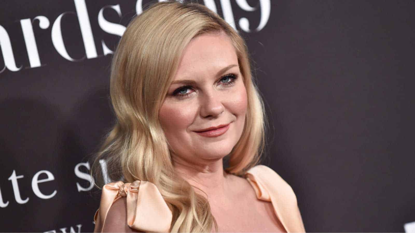 LOS ANGELES - OCT 21: Kirsten Dunst arrives for the 2019 InStyle Awards on October 21, 2019 in Los Angeles, CA