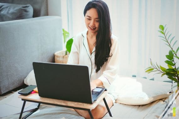 Do you often need extra money but think there's no way to meet your needs? Here are 23 side hustles that pay weekly to put more cash in your pocket.