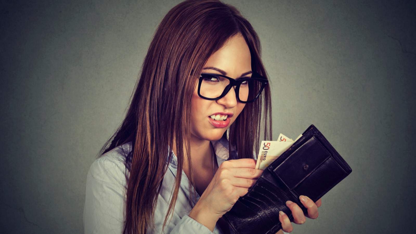 Seu escudo contra cobradores de dívidas: 12 ações que eles não podem tomar legalmente