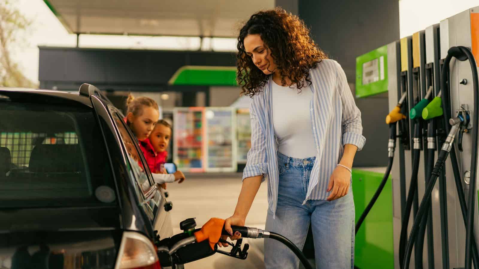 mom pumping gas