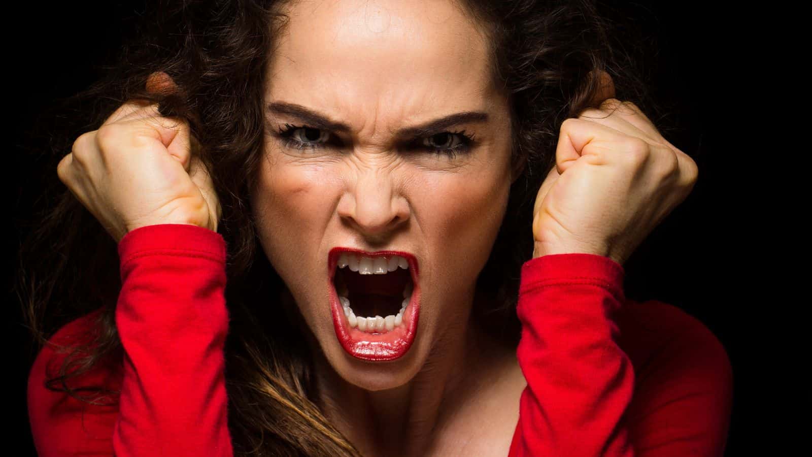 senhora irritada
